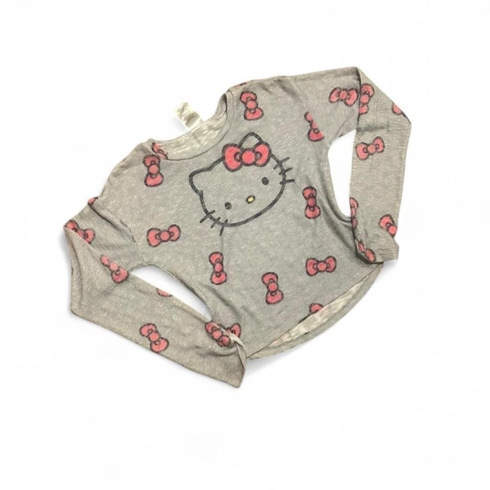 Grey and pink y2k Hello Kitty long sleeve top #kawaii Measures a size S